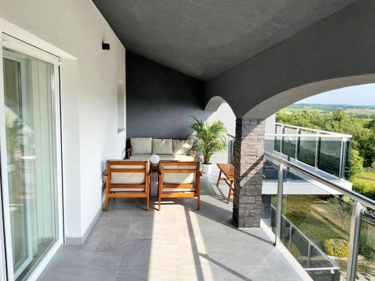 Black Diamond Apartment Vilanija Buitenkant foto