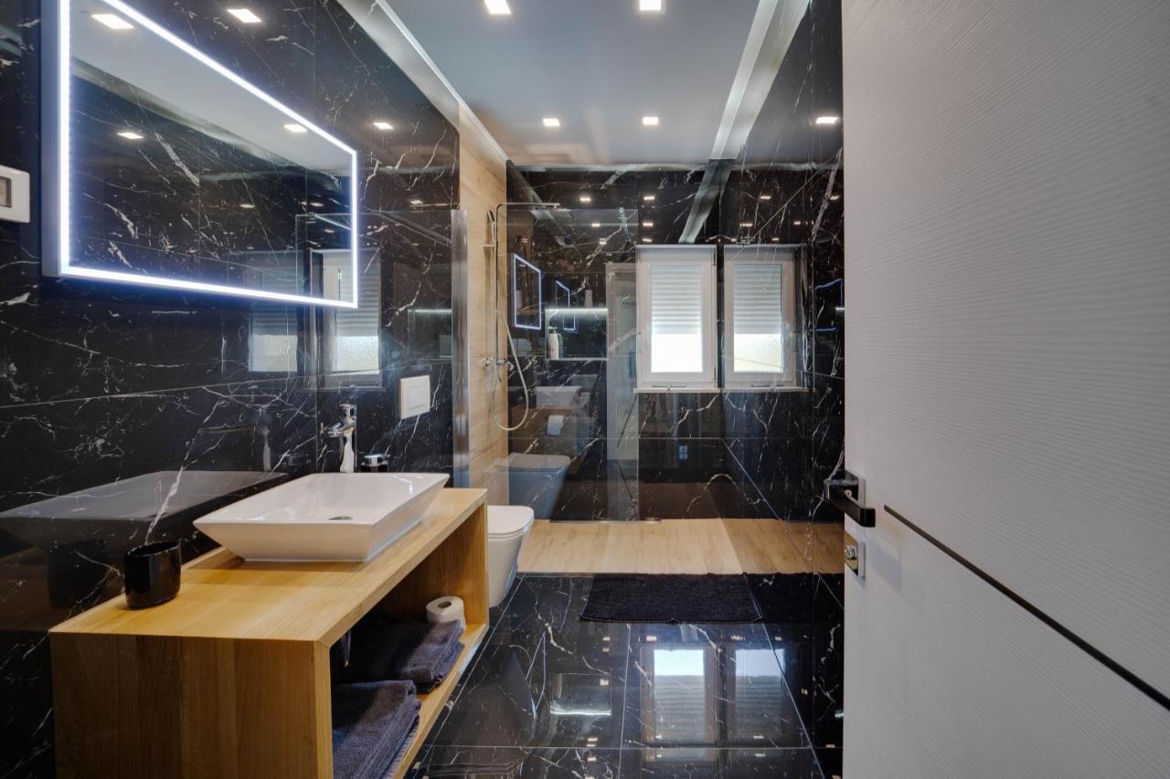 Black Diamond Apartment Vilanija Buitenkant foto