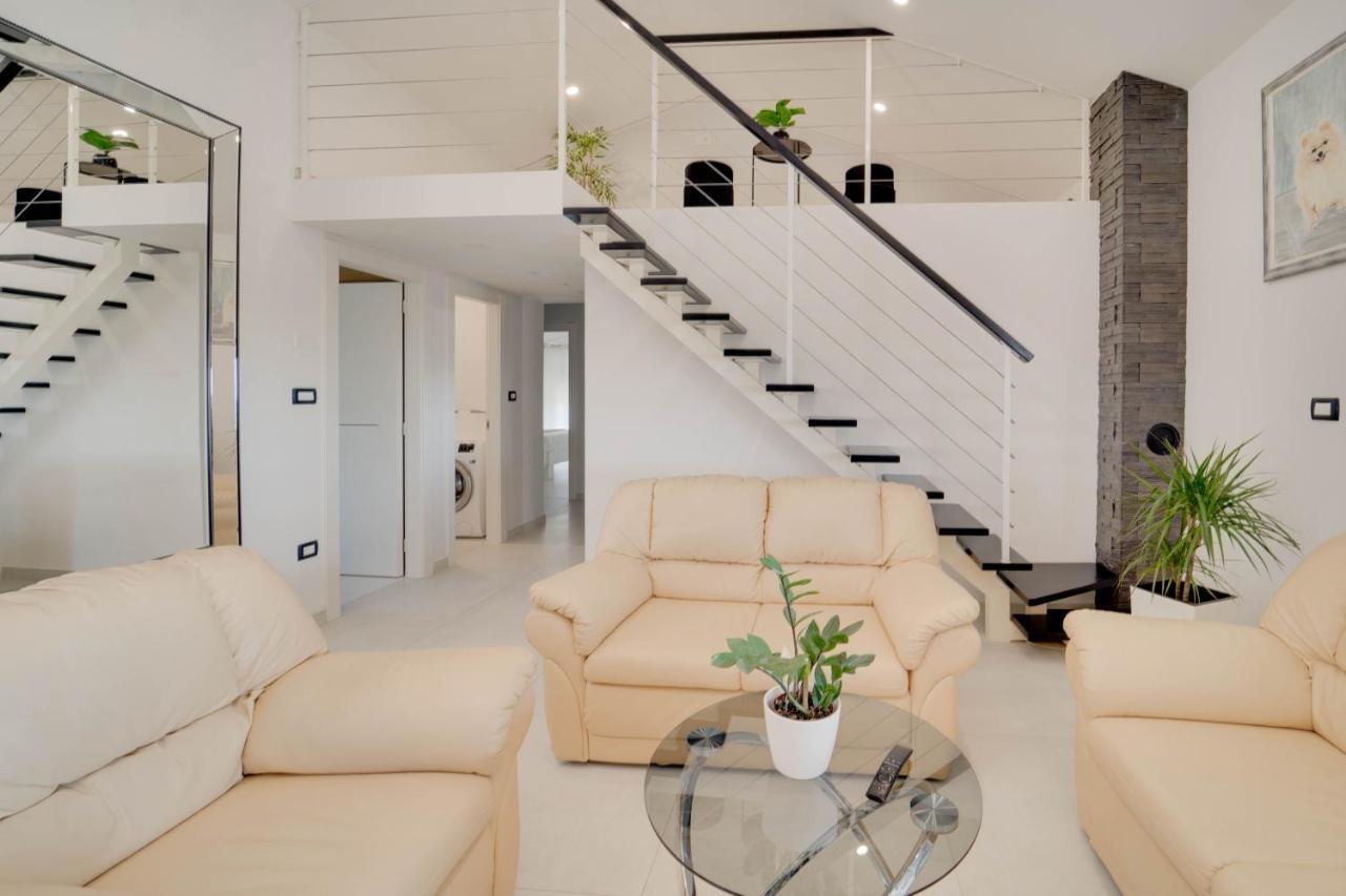 Black Diamond Apartment Vilanija Buitenkant foto