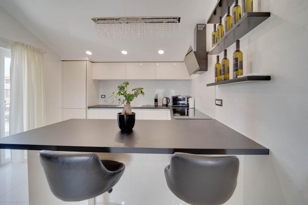 Black Diamond Apartment Vilanija Buitenkant foto