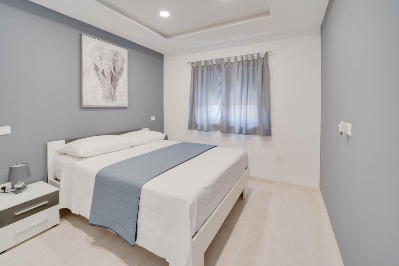 Black Diamond Apartment Vilanija Buitenkant foto